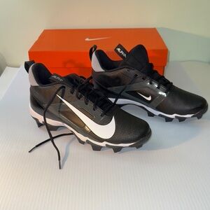 Nike Alpha Men's Black and White Athletic Shoes, size 10